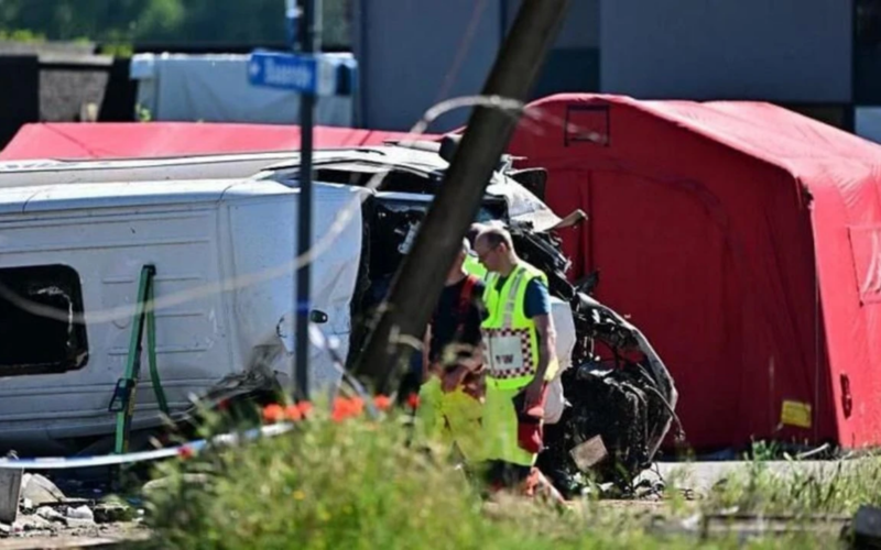 Trenle Okul Servisi Carpisti EaVCH0