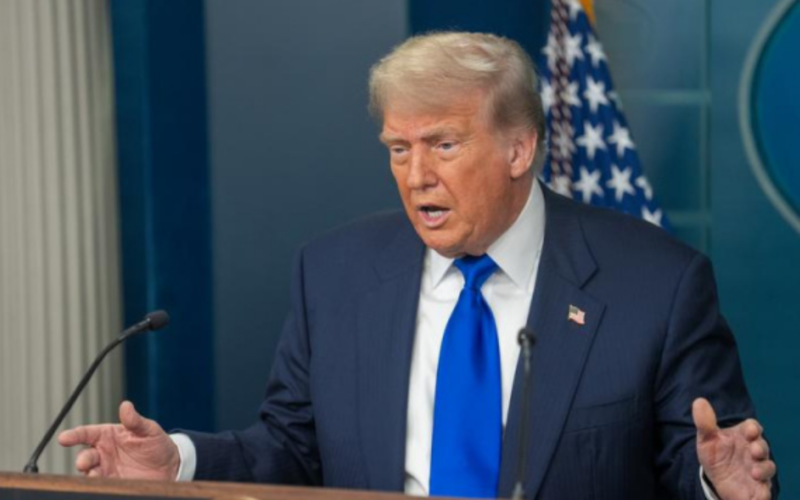 Trump: Hürmüz Boğazı'ndaki çatışmaya rağmen ateşkes yürürlükte 1 Trump 39 ViQ2mn
