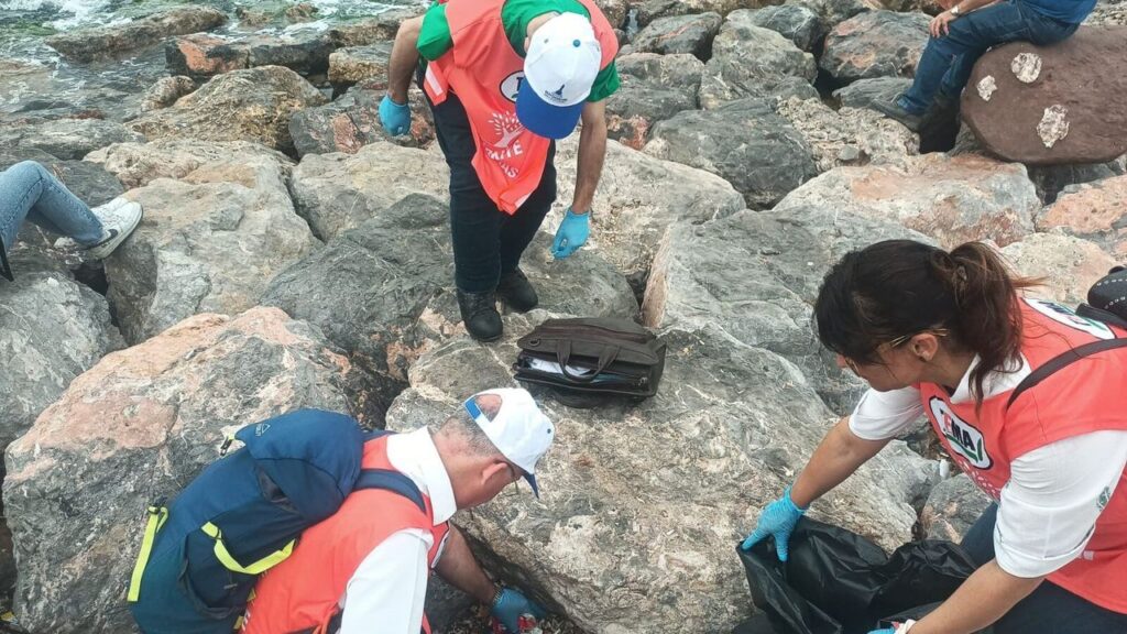 TEMA Vakfı gönüllülerinden Körfez temizliğine destek: Temiz çevre ortak sorumluluk