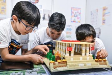Geleceğin mühendisleri Fuar İzmir’de yarıştı: Dünya Robot Olimpiyatı Türkiye finali tamamlandı