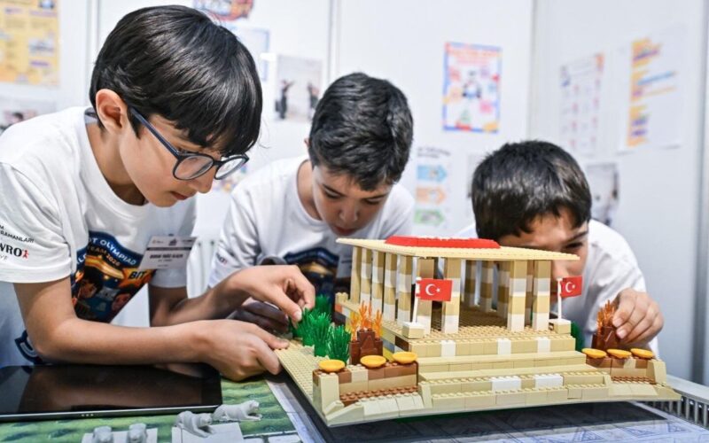 Geleceğin mühendisleri Fuar İzmir'de yarıştı: Dünya Robot Olimpiyatı Türkiye finali tamamlandı 1 08062026 94533 SJc6Xs