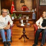 Karşıyaka’da Kardeş Kadrajlar buluşması: Fotoğraf yarışmasının birincisi Başkan Ünsal’ın konuğu oldu