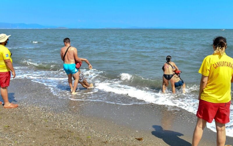 İzmir'de hayat kurtaran eğitimler: 7 yılda 279 cankurtaran yetiştirildi 1 15062026 8546 4 D50jMP