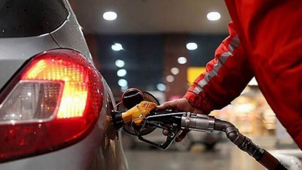 İzmir Son Dakika Haberleri 35 Akaryakıtta indirim beklentisi: Motorin fiyatlarında salı günü düşüş gündemde