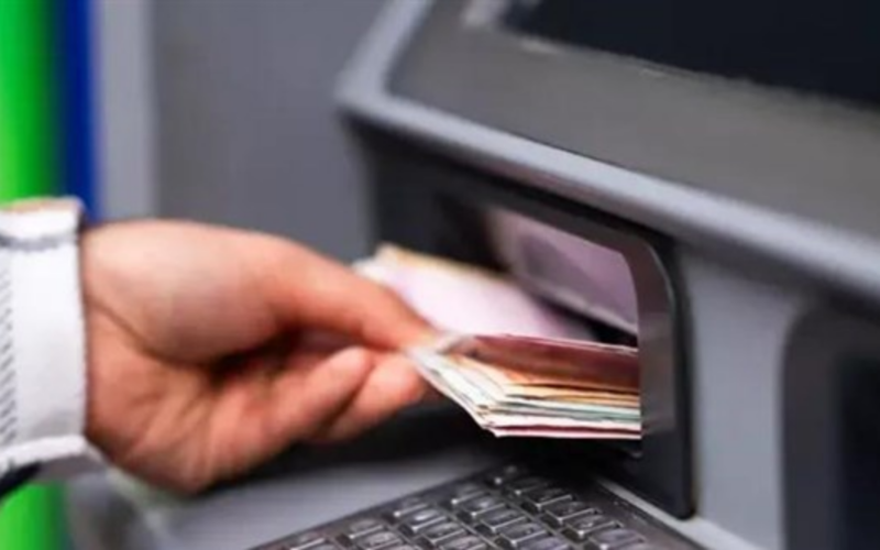 Atm Para R9yqiH