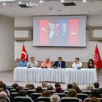 Bornova’da CHP toplantısı: İç kavgaya sürüklemek isteyenlere teslim olmayacağız