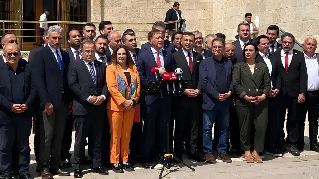 İzmir Son Dakika Haberleri 11 CHP’li il başkanları: Önce kurultay sonra iktidar