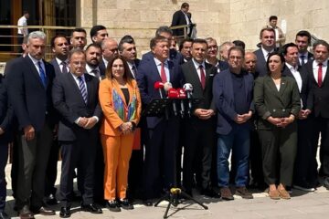 CHP’li il başkanları: Önce kurultay sonra iktidar