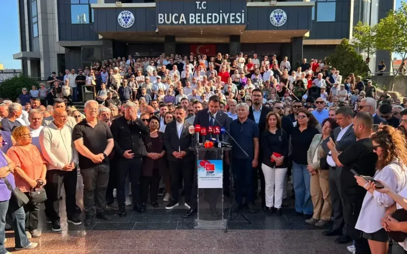 Chp Izmir Buca Belediyesi Onunde Gucumuzu Saraydan Degil Halktan Aliyoruz 1785033492 TqbcVB