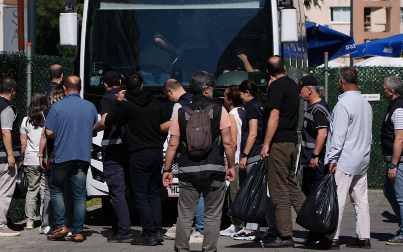 Ege Üniversitesi operasyonunda yeni gelişme: Şüpheliler adliyeye sevk edildi! 1 ege uni 14 N2ZwNv