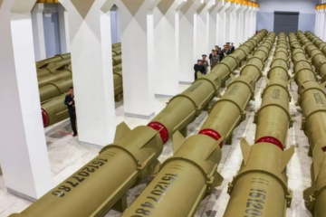 Kuzey Kore lideri Kim Jong-un’dan füze üretimini 2,5 kat artırma talimatı