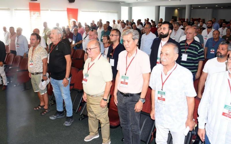 Kaf-Kaf'ta kritik gün: Ağır borç yükü ve yeni sezon bütçesi masada 1 Karsiyaka Spor Kulubunun Olagan Mali Genel Kurulu IRgy7b