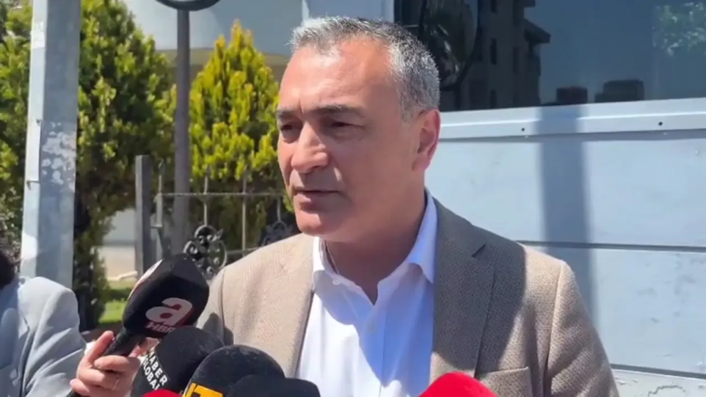 İzmir Son Dakika Haberleri 15 Müslim Sarı’dan Buca ve Adalar açıklaması: Süreci yakından takip ediyoruz