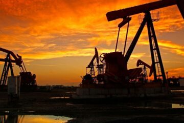 Brent petrolde yıl sonu beklentilerinde büyük fark