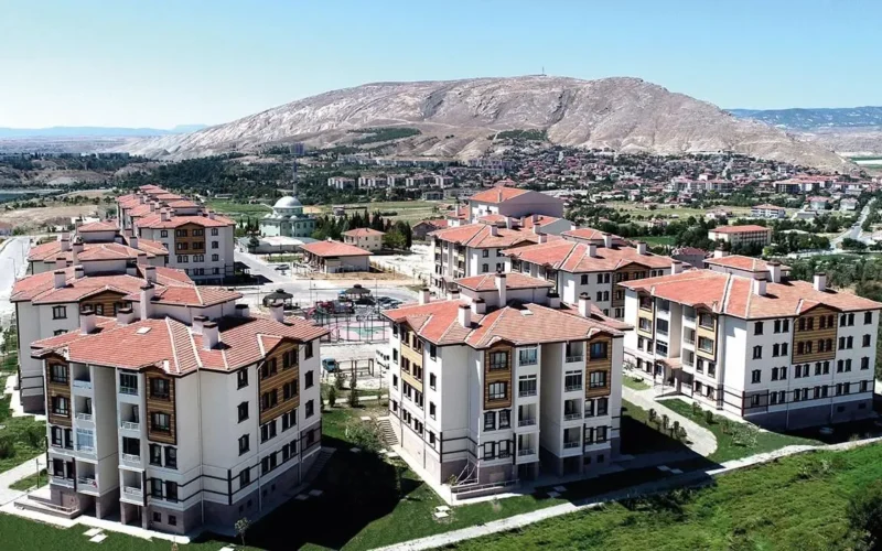 64 ilde TOKİ rüzgârı: Açık satış kampanyasına başvurular başladı 1 toki 500 bin sosyal konut kura cekimi ne zaman basvurular ne zaman bitecek iste toki kura sonuclari takvimi 9bScJs