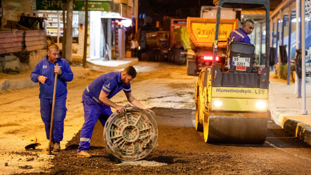 İzmir Son Dakika Haberleri 15 TorosToros Caddesi’nde asfalt dönüşümü başladı: Ekipler gece gündüz çalışıyor